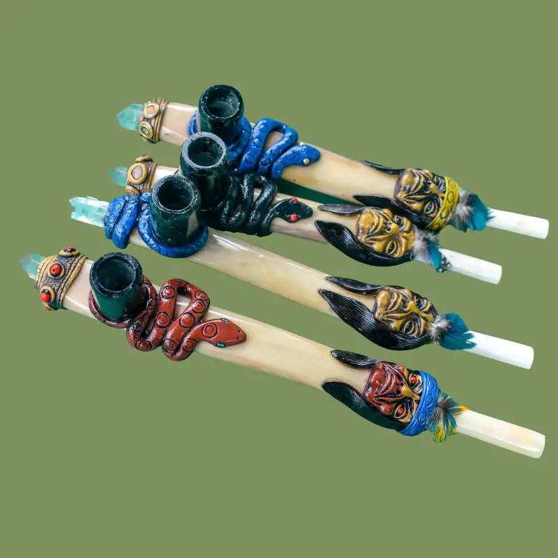 Pipas Ceremoniales en Hueso y Piedra Decorados - Imagen 3