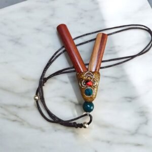 Kuripe de Collar: Arte en Madera de Chonta, Palo Santo y Hueso