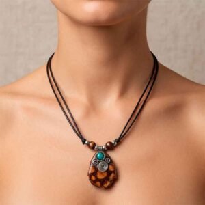 Collar Artesanal en Corteza de Ayahuasca y Piedra Turquesa