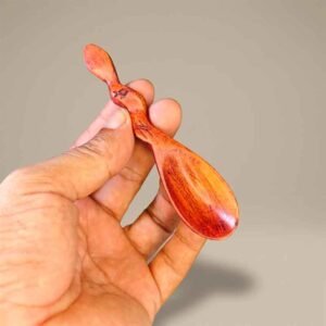 Cuchara Ceremonial de Madera Palisangre con Tallados de Fauna Amazónica – Instrumento Artesanal para Mambe