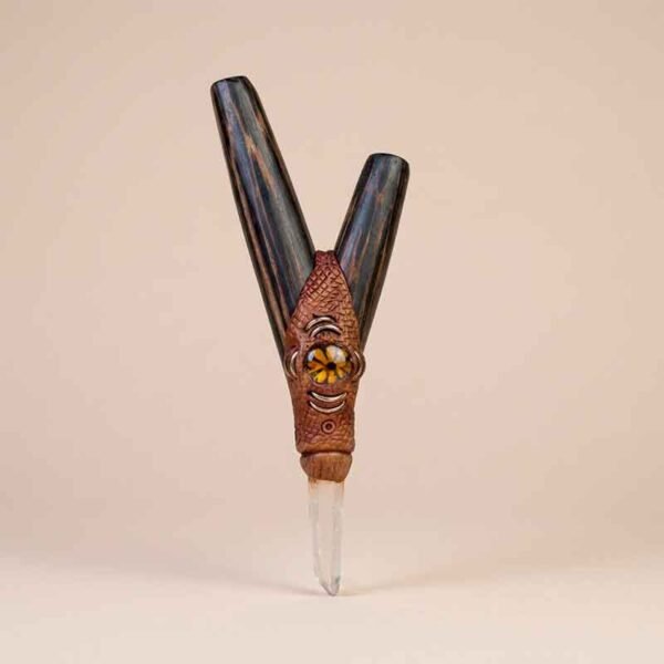 Kuripe Artesanal en Madera con Punta de Cuarzo y Corteza