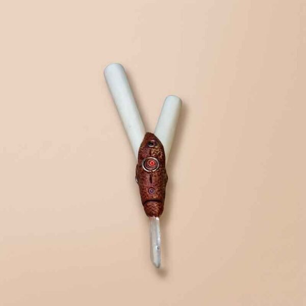 Kuripe Artesanal en Madera con Punta de Cuarzo y Corteza