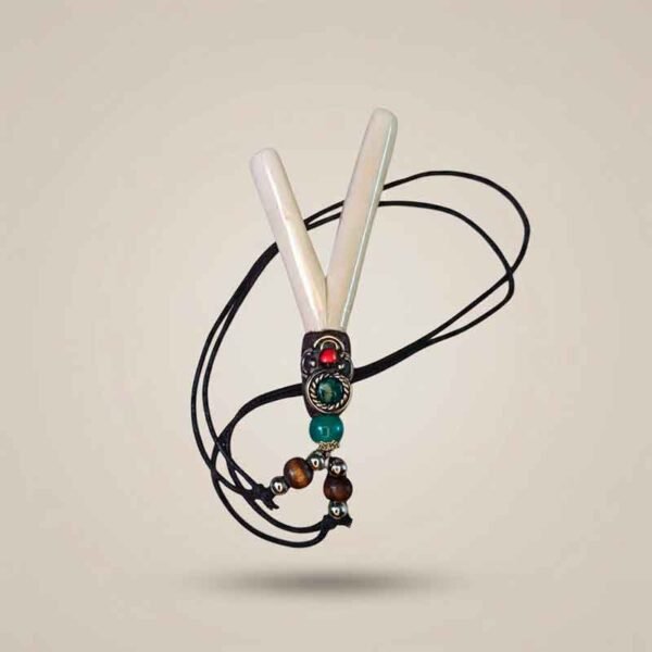 Kuripe de Collar: Arte en Madera de Chonta, Palo Santo y Hueso
