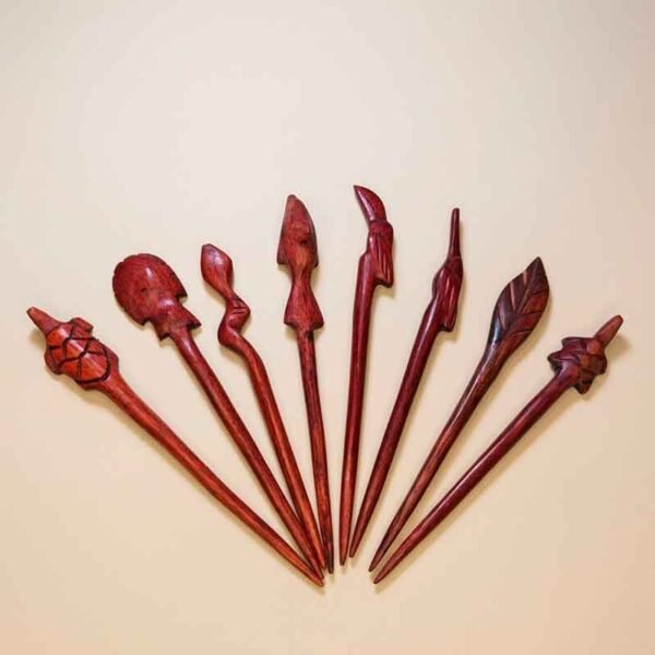 Palito de Madera Palisangre Tallado con Fauna Amazónica y Hoja – Aplicador Artesanal para Ambil