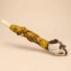 Pipa Ceremonial de Hueso y Resina con Rostro Indígena y Serpiente Esculpida