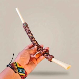 Tepy-Ceremonial-Q5 Tepy de Hueso con Serpiente Esculpida
