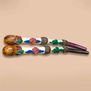 Tepy de Hueso Multicolor Tallado con Serpiente Verde y Piedras