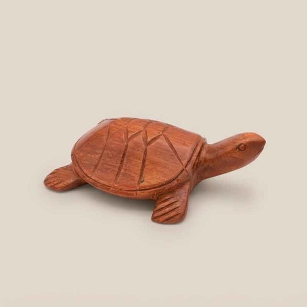 Figura Decorativa de Animales Amazónicos Tallada en Madera de Palisangre - Artesanía del Amazonas