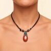 Collar Artesanal con Cuarzo Pulido y Detalles Étnicos