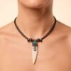 Collar de Diente con Figuras y Piedra Turquesa – Joyería Artesanal Amazónia